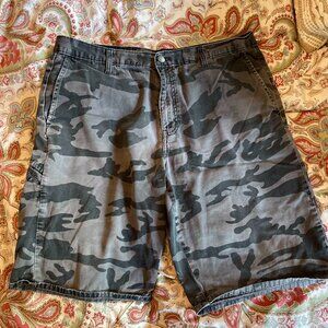 Mens DICKIES Gray Camo Long Shorts 36 NICE!!!